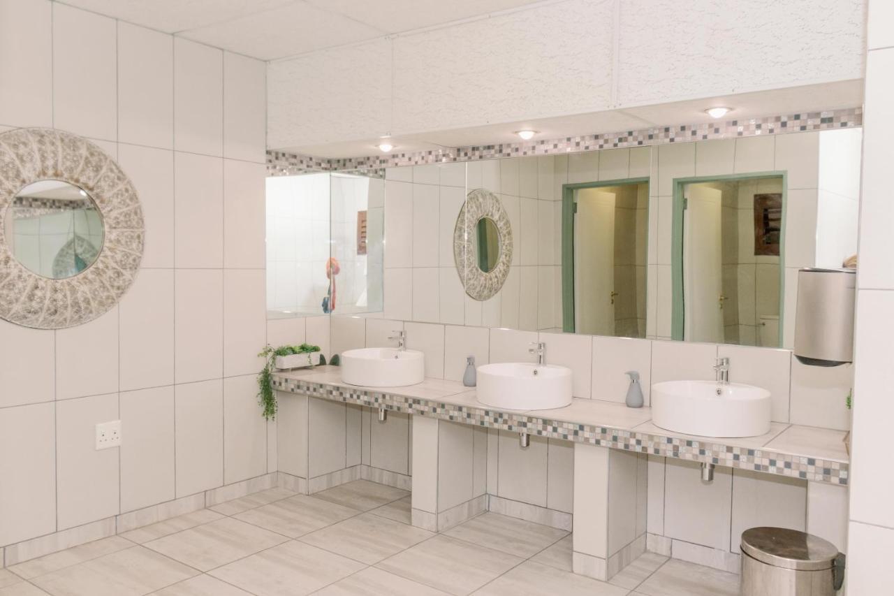 Okahandja Country Hotel Zewnętrze zdjęcie