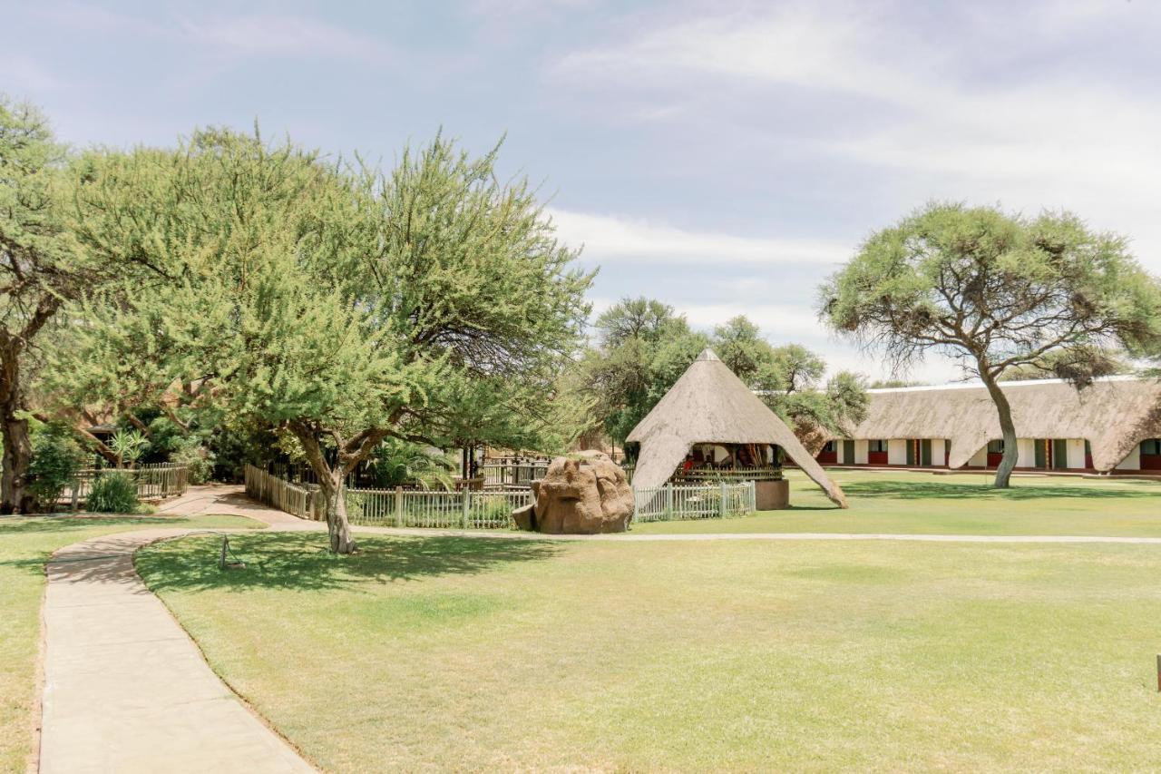 Okahandja Country Hotel Zewnętrze zdjęcie