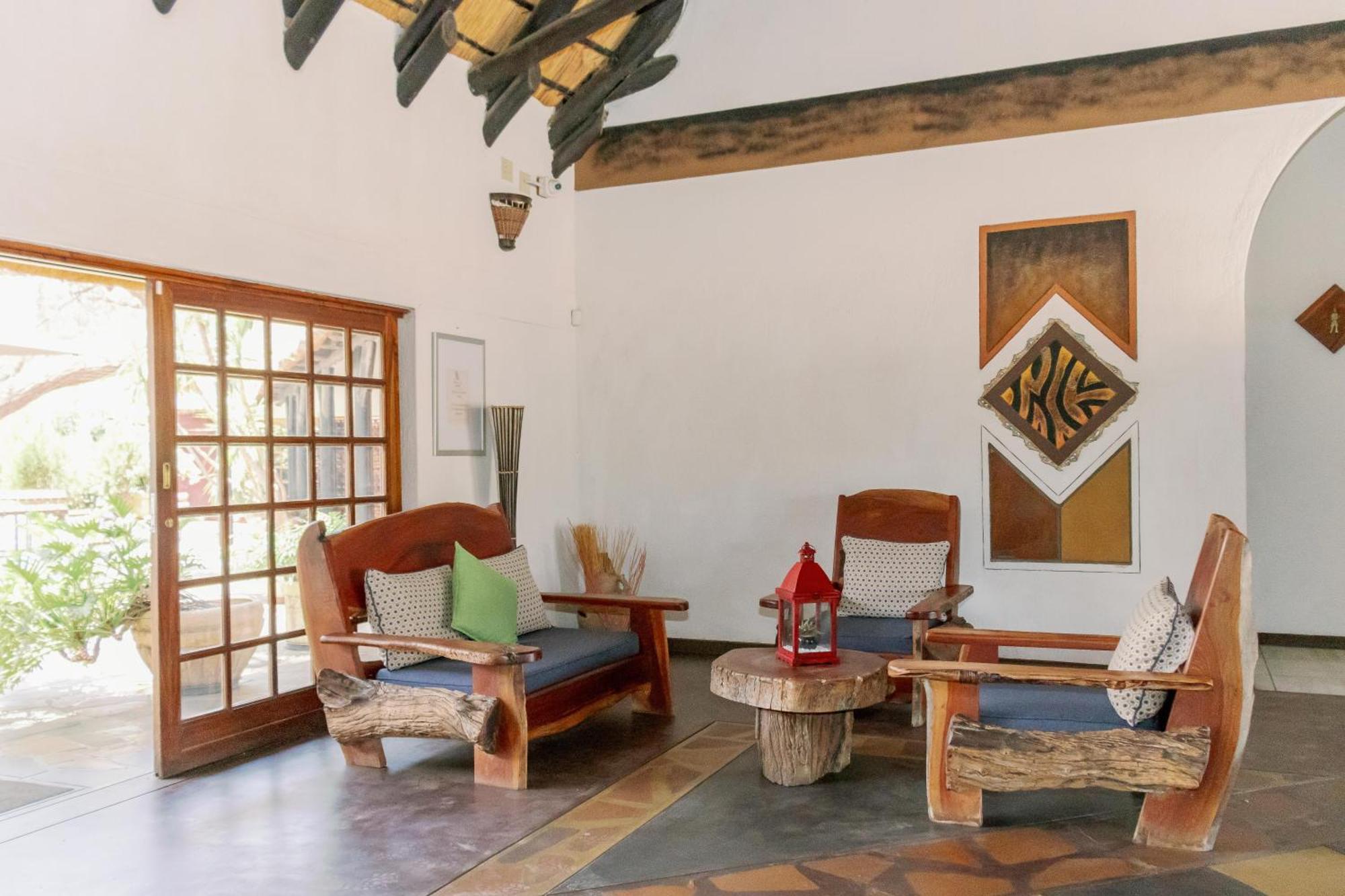 Okahandja Country Hotel Zewnętrze zdjęcie